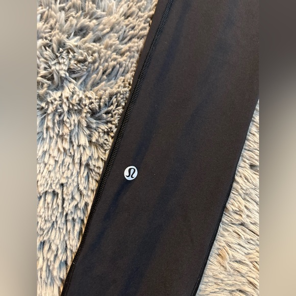 Lululemon leggings size 4 - Picture 4 of 6